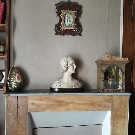 Homestay La Maison De Tante Jeanne Marcols-les-Eaux