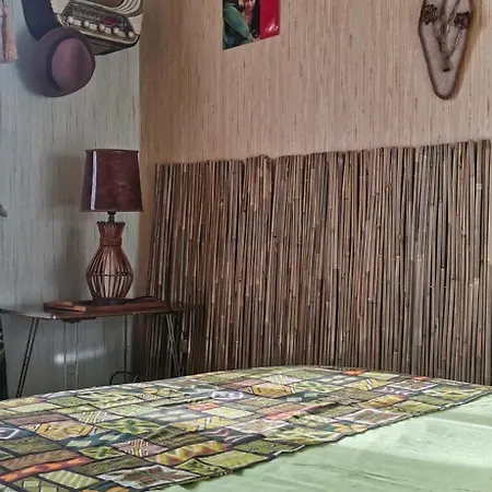 Rum i privatbostad La Maison De Tante Jeanne Marcols-les-Eaux